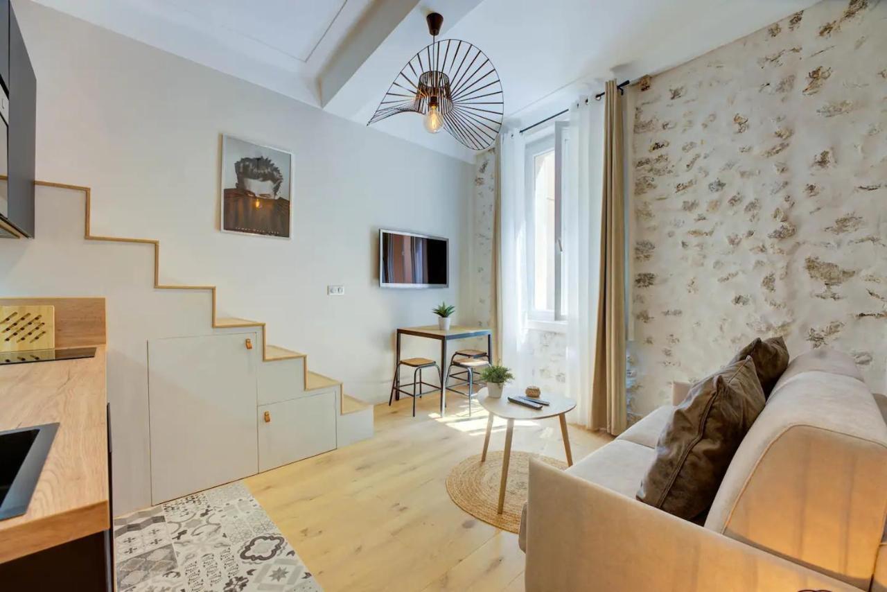 Duplex Studio Apt Mezzanine Near Shops & Cafes อองทีบส์ ภายนอก รูปภาพ