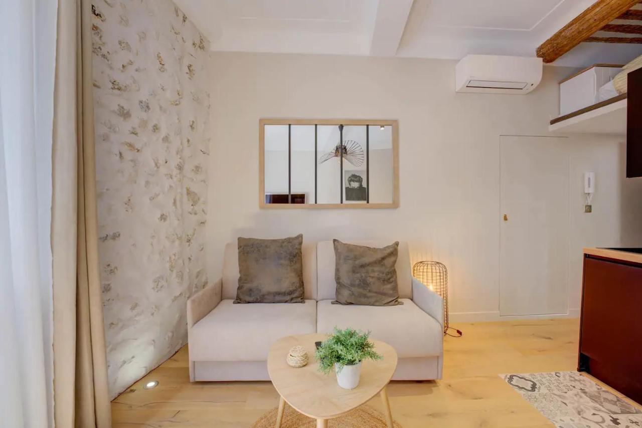 Duplex Studio Apt Mezzanine Near Shops & Cafes อองทีบส์ ภายนอก รูปภาพ