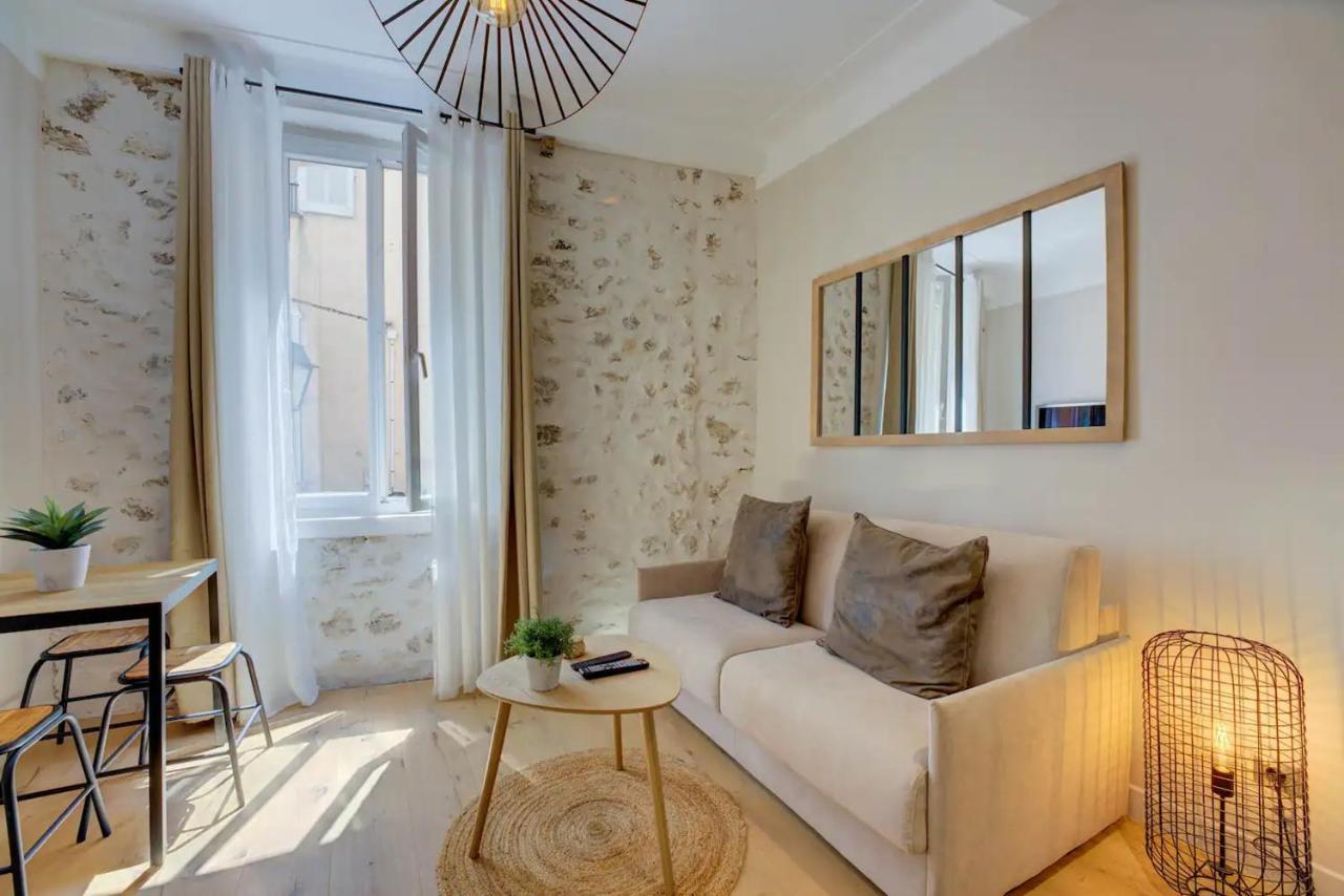 Duplex Studio Apt Mezzanine Near Shops & Cafes อองทีบส์ ภายนอก รูปภาพ