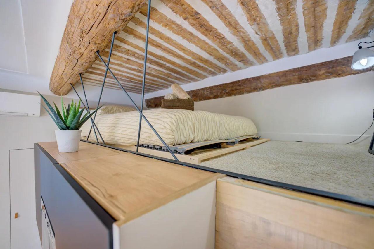 Duplex Studio Apt Mezzanine Near Shops & Cafes อองทีบส์ ภายนอก รูปภาพ